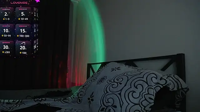 Snapshot of Ange_Lus chatting on 09-20-25, 01:06 Ange Lus online show from 09-20-25, 01:06