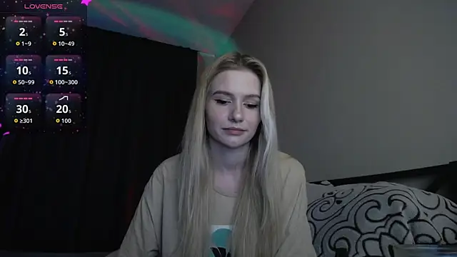 Snapshot of Ange_Lus chatting on 09-21-25, 02:02 Ange Lus online show from 09-21-25, 02:02