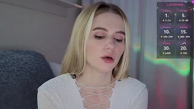 Snapshot of Ange_Lus chatting on 10-18-25, 09:37 Ange Lus online show from 10-18-25, 09:37