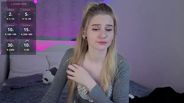 Snapshot of Ange_Lus chatting on 11-14-25, 11:02 Ange Lus online show from 11-14-25, 11:02