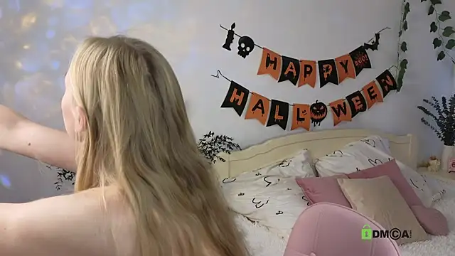 Snapshot of hey_Olivia chatting on 10-19-25, 08:59 hey Olivia online show from 10-19-25, 08:59