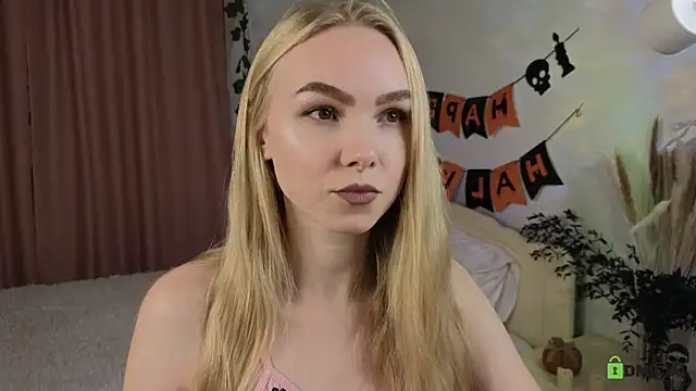 Snapshot of hey_Olivia chatting on 11-04-25, 08:08 hey Olivia online show from 11-04-25, 08:08