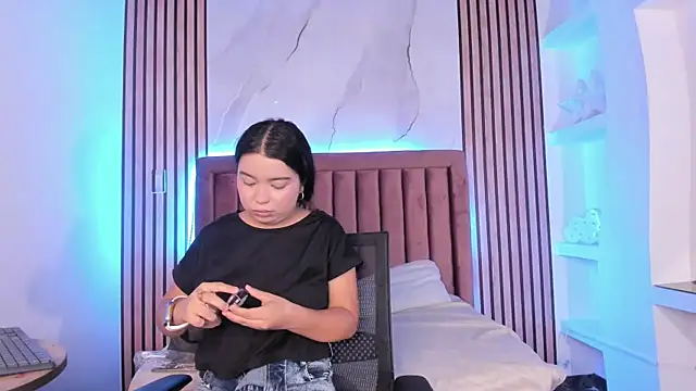 LunaWiill  online show from 09-24-25, 12:19