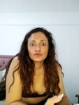 dulcefanny online show from 09-18-25, 06:10