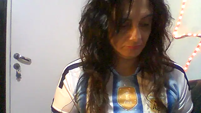 Snapshot of dulcefanny chatting on 06-11-26, 11:03 dulcefanny online show from 06-11-26, 11:03