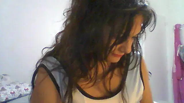 Snapshot of dulcefanny chatting on 06-12-26, 05:34 dulcefanny online show from 06-12-26, 05:34