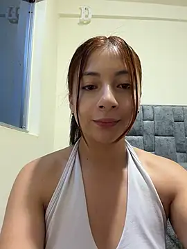 Snapshot of Karlee_Grey1 chatting on 04-21-26, 03:24 Karlee Grey1 online show from 04-21-26, 03:24