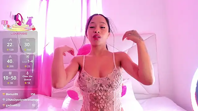 Snapshot of CatalinaBel chatting on 10-11-25, 06:06 CatalinaBel online show from 10-11-25, 06:06