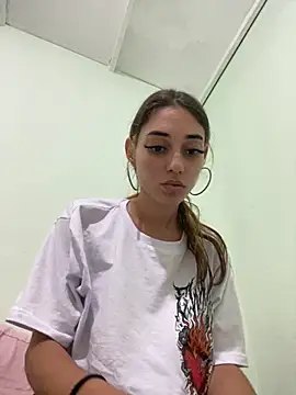 loirinhaaa online show from 11-18-25, 06:34