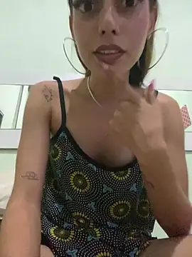 loirinhaaa online show from 02-01-26, 02:43