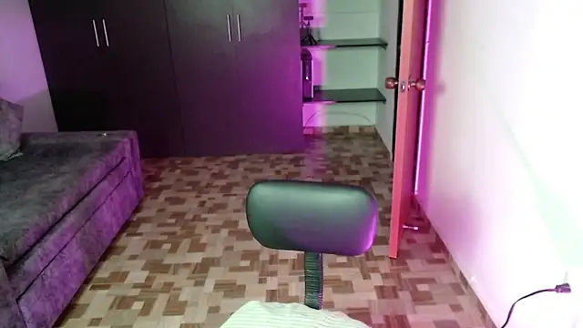 Snapshot of Gia_Dior chatting on 02-07-26, 01:31 Gia Dior online show from 02-07-26, 01:31