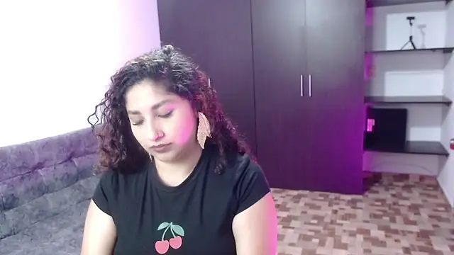 Gia Dior online show from 03-16-26, 11:42