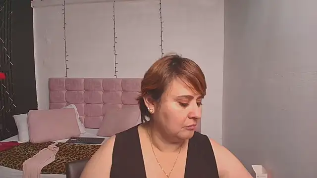 Snapshot of Sasharosee2 chatting on 09-17-25, 12:51 Sasharosee2 online show from 09-17-25, 12:51