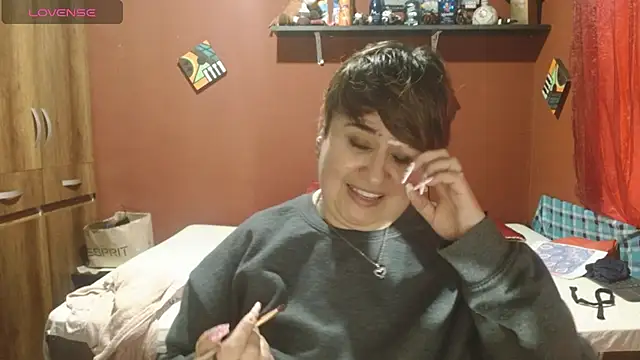 Snapshot of Sasharosee2 chatting on 11-10-25, 12:59 Sasharosee2 online show from 11-10-25, 12:59