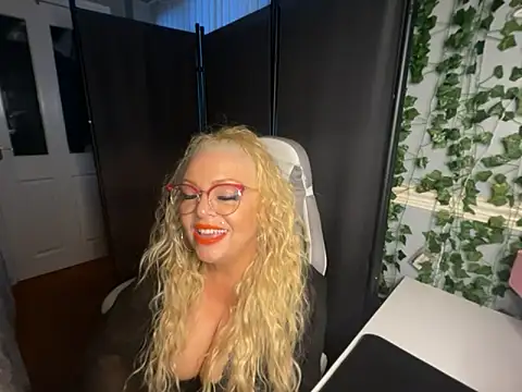 BonnyDesire online show from 04-08-26, 07:03