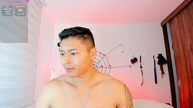 Snapshot of abu_dhabi_21 chatting on 10-10-25, 05:17 abu dhabi 21 online show from 10-10-25, 05:17