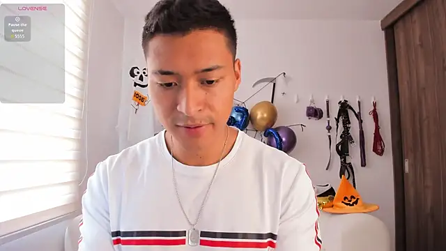 Snapshot of abu_dhabi_21 chatting on 10-27-25, 02:43 abu dhabi 21 online show from 10-27-25, 02:43