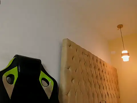 Snapshot of Dakota_x18 chatting on 10-02-25, 08:05 Dakota x18 online show from 10-02-25, 08:05