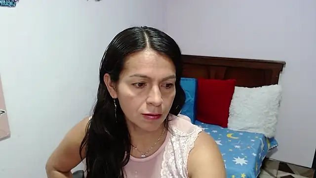 Snapshot of camilavargas_ chatting on 06-22-26, 06:38 camilavargas online show from 06-22-26, 06:38
