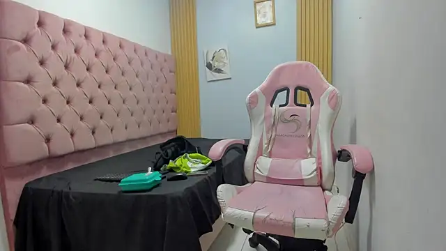 Naomis 35 online show from 12-02-25, 07:53