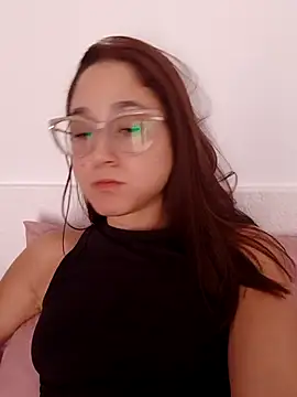 Snapshot of linameii chatting on 03-08-26, 03:49 linameii online show from 03-08-26, 03:49