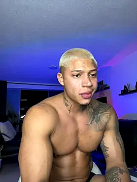 Snapshot of DiagoRockfield chatting on 10-31-25, 01:06 DiagoRockfield online show from 10-31-25, 01:06