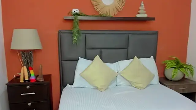 Snapshot of molly_lovee_ chatting on 10-02-25, 12:01 molly lovee online show from 10-02-25, 12:01