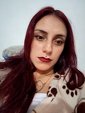 Snapshot of Anne_bh chatting on 11-11-25, 03:28 Anne bh online show from 11-11-25, 03:28