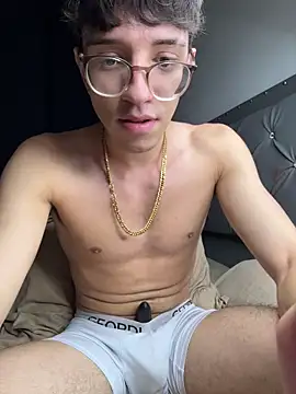 Snapshot of arthurdavies chatting on 10-30-25, 04:36 arthurdavies online show from 10-30-25, 04:36