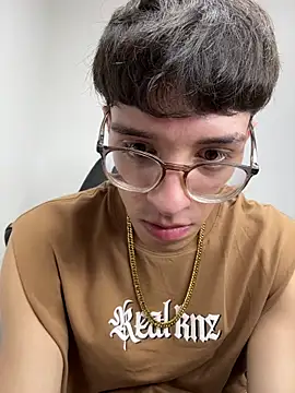 Snapshot of arthurdavies chatting on 12-04-25, 04:44 arthurdavies online show from 12-04-25, 04:44