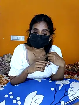 Snapshot of honeyqueen143 chatting on 09-25-25, 07:34 honeyqueen143 online show from 09-25-25, 07:34