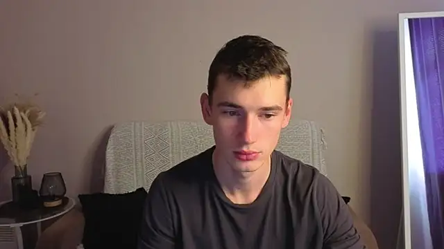 Snapshot of Max_Foks chatting on 09-19-25, 04:58 Max Foks online show from 09-19-25, 04:58