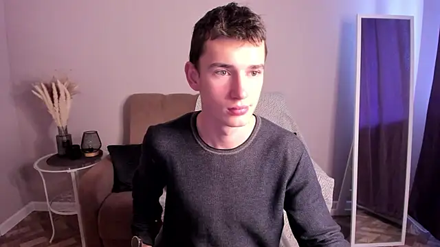 Snapshot of Max_Foks chatting on 09-24-25, 05:55 Max Foks online show from 09-24-25, 05:55