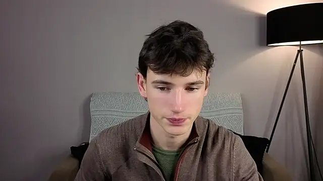 Snapshot of Max_Foks chatting on 12-19-25, 06:42 Max Foks online show from 12-19-25, 06:42