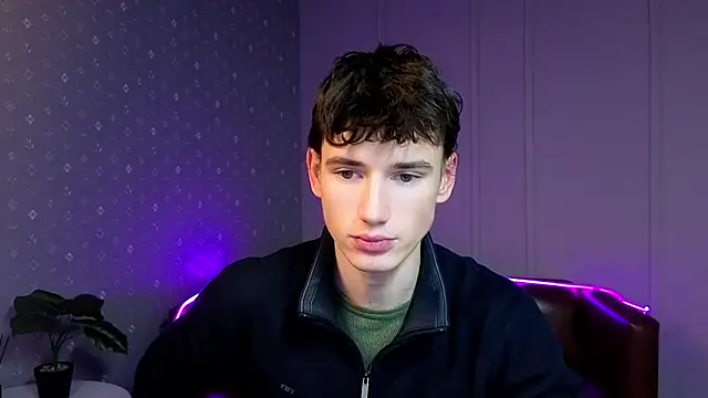 Snapshot of Max_Foks chatting on 12-23-25, 10:46 Max Foks online show from 12-23-25, 10:46