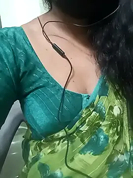 Snapshot of karthika-telugu chatting on 11-09-25, 03:32 karthika-telugu online show from 11-09-25, 03:32