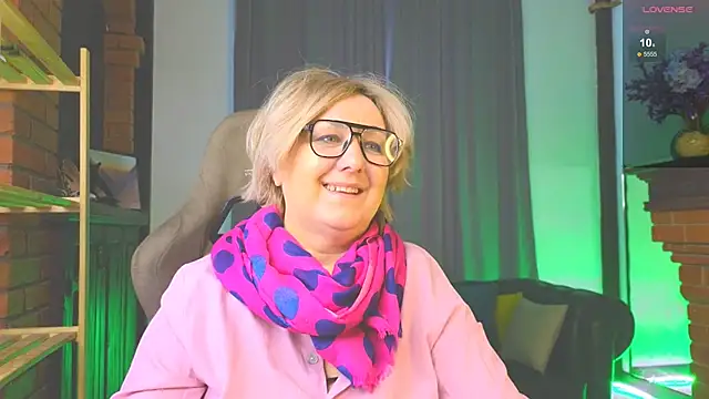 Marta Wils online show from 12-20-25, 05:03