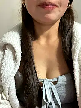 Snapshot of Milky-milk chatting on 12-02-25, 02:12 Milky-milk online show from 12-02-25, 02:12