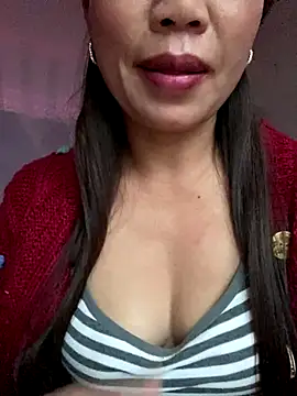 Snapshot of Milky-milk chatting on 12-13-25, 11:43 Milky-milk online show from 12-13-25, 11:43