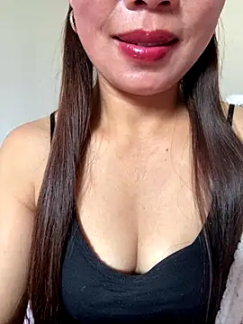 Snapshot of Milky-milk chatting on 12-22-25, 01:46 Milky-milk online show from 12-22-25, 01:46