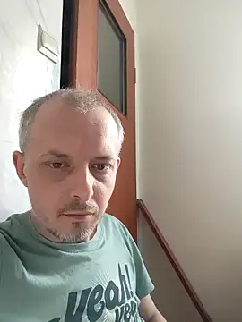 szajbusek41 online show from 04-01-26, 08:59