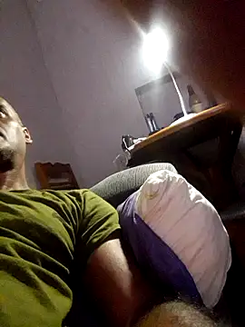 Snapshot of JeffersonRay chatting on 11-10-25, 08:02 JeffersonRay online show from 11-10-25, 08:02