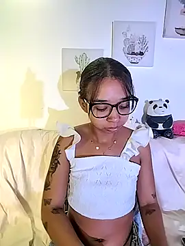 Suzanelee1 online show from 10-01-25, 01:44