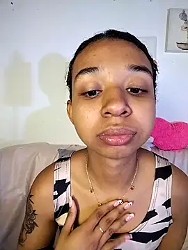 Suzanelee1 online show from 10-24-25, 01:51