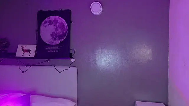 KeendraFox  online show from 12-18-25, 11:27