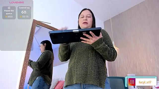 Lucy Lu17 online show from 01-10-26, 12:51