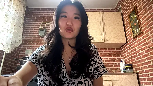 EmmaLeexth online show from 03-13-26, 10:11