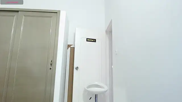 Snapshot of IslaRose7 chatting on 10-07-25, 01:30 IslaRose7 online show from 10-07-25, 01:30