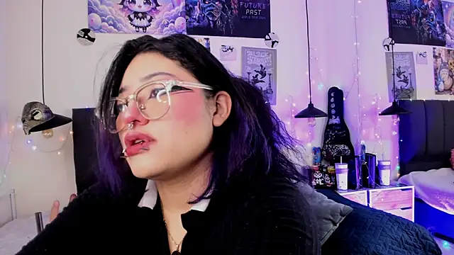 Snapshot of SabrinaV_ chatting on 06-19-26, 11:36 SabrinaV online show from 06-19-26, 11:36