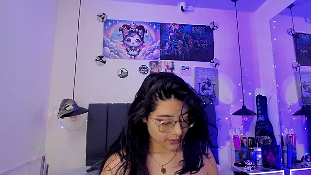 Snapshot of SabrinaV_ chatting on 07-06-26, 11:29 SabrinaV online show from 07-06-26, 11:29